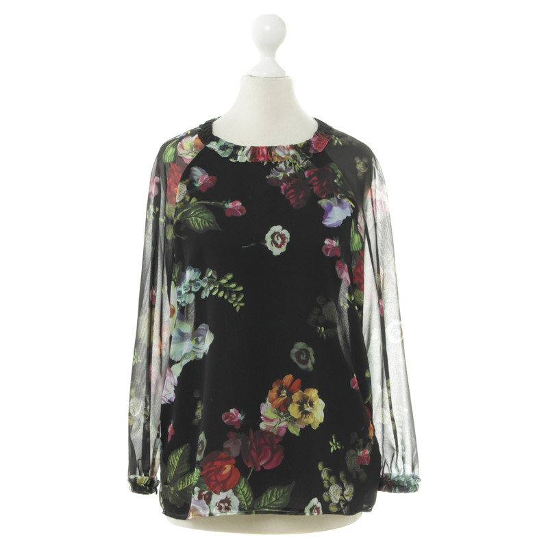 Ted Baker Blouse with a floral pattern 