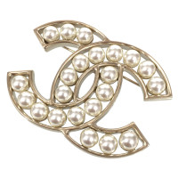 Chanel Logo-Brosche mit Perlen
