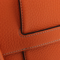 Escada Handtasche aus Leder in Orange