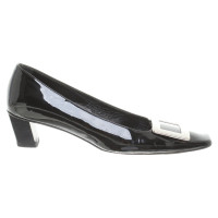 Roger Vivier pumps made of patent leather