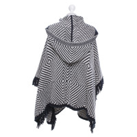 Closed Knitted poncho with pattern
