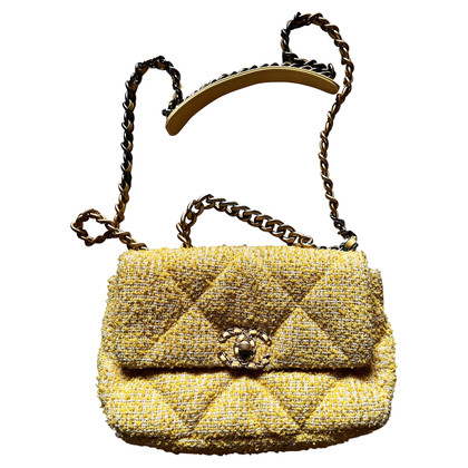 Chanel 19 Bag in Giallo