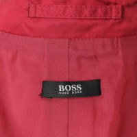 Hugo Boss Trenchcoat  in Rot