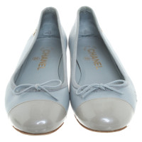 Chanel Slippers/Ballerina's Leer in Blauw
