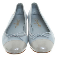 Chanel Slipper/Ballerinas aus Leder in Blau