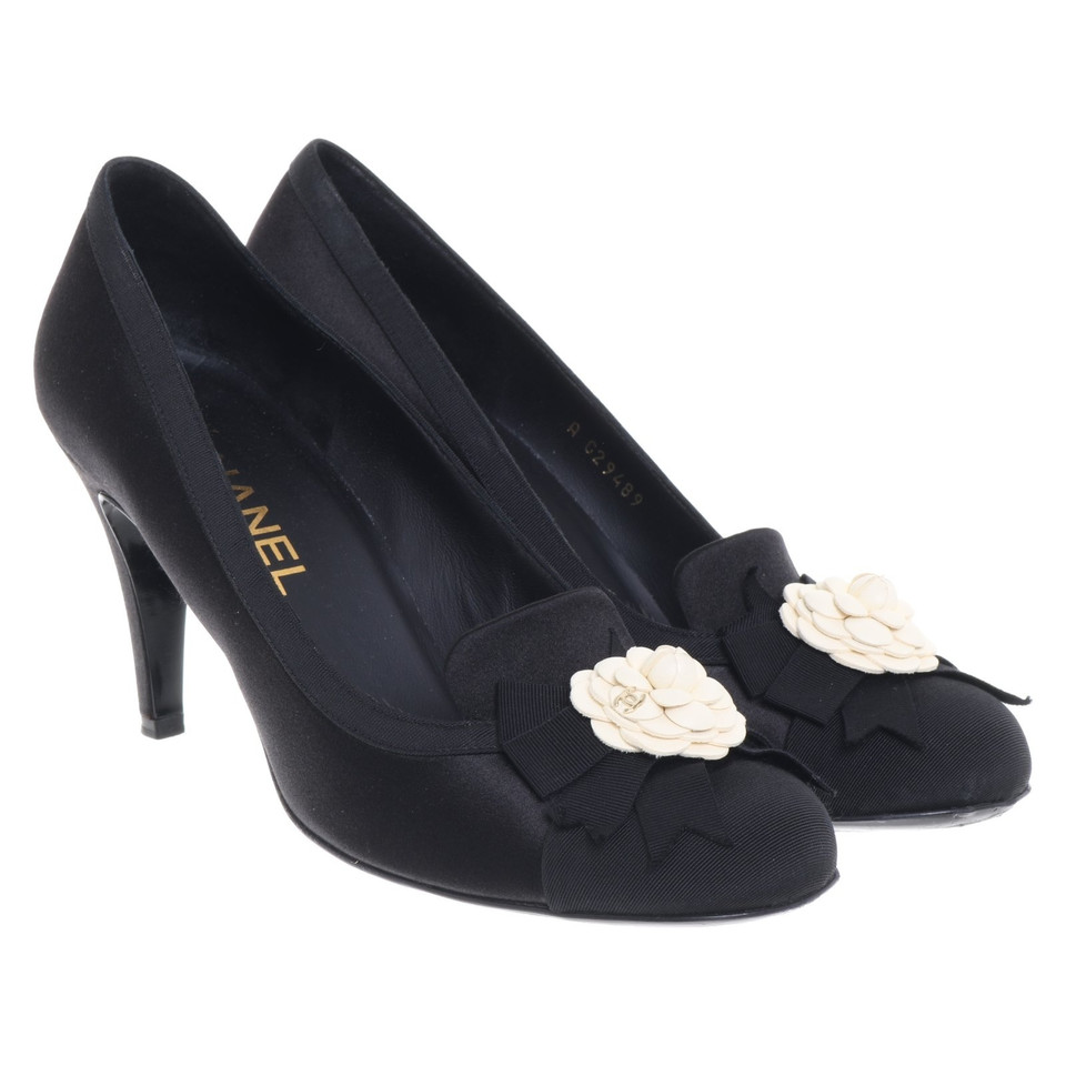 Chanel pumps in nero