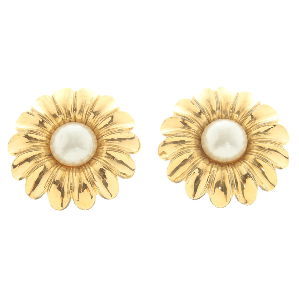 Chanel Ohrringe in Blüten-Optik