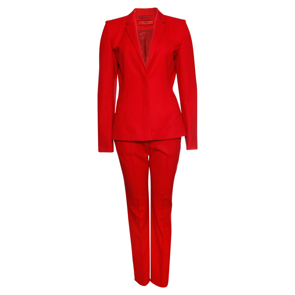 Hugo Boss Suit in red