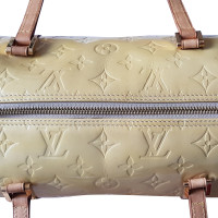 Louis Vuitton Bedford aus Lackleder in Ocker