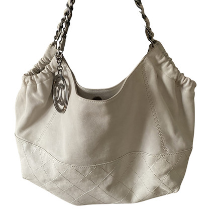 Chanel Handbag Leather in Cream