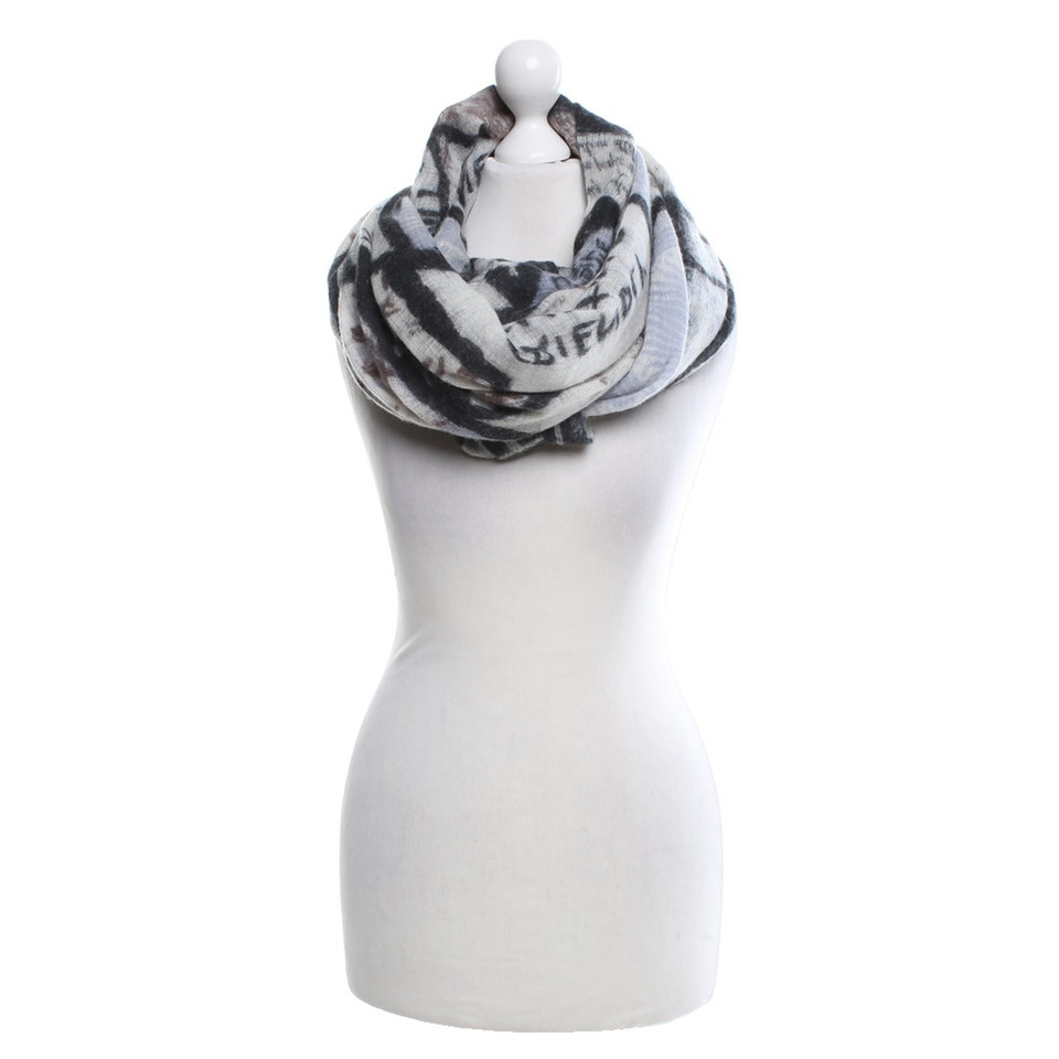 Friendly Hunting Cashmere scarf with pattern print