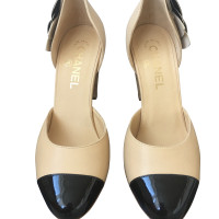 Chanel pumps with logo application
