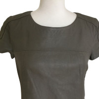 Closed top leather in taupe