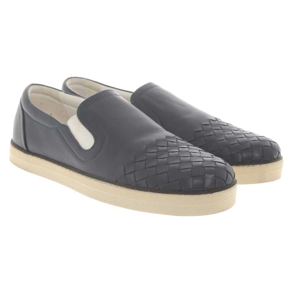 Bottega Veneta Sneakers aus Leder in Blau