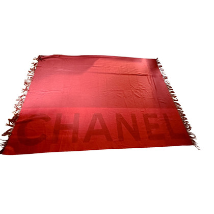 Chanel Echarpe/Foulard en Cachemire en Rouge