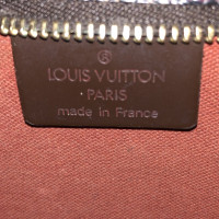 Louis Vuitton Pochette in Braun