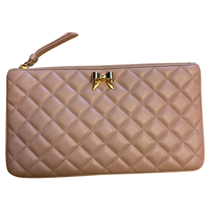 Moschino Cheap And Chic Clutch aus Leder in Rosa / Pink