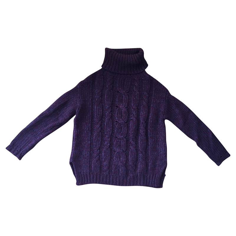 Velvet Wool Sweater with cable pattern