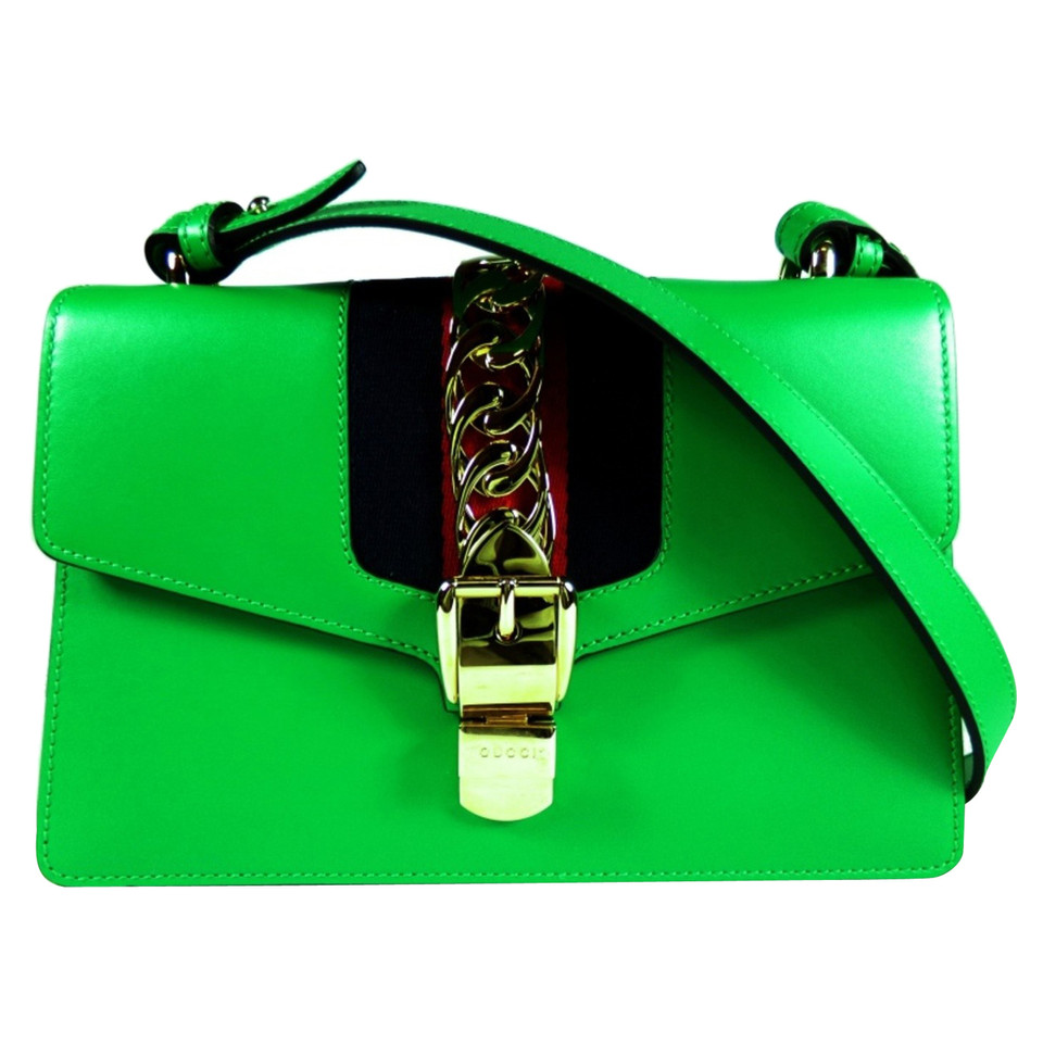Gucci Sylvie Bag aus Leder in Grün