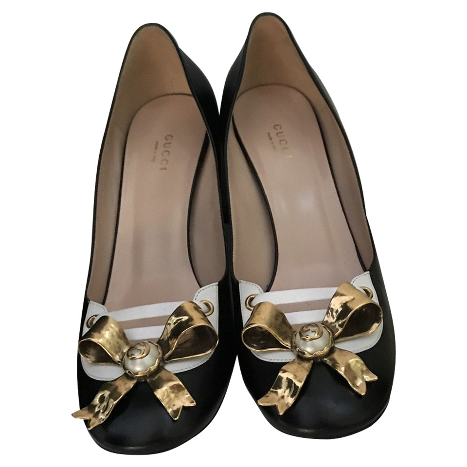 Gucci Pumps mit Schleifen-Applikation