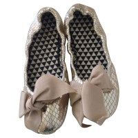 Isabel Marant Slipper/Ballerinas aus Leder in Gold