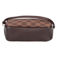 Louis Vuitton Troussee in Bruin