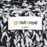 Rich & Royal Knitted sweater in black / white