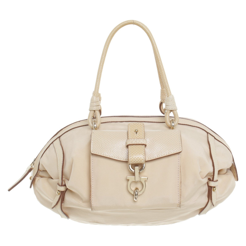 Salvatore Ferragamo Kleine Handtasche in Beige