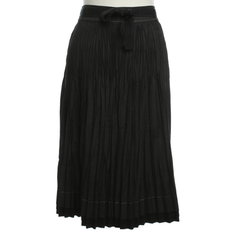 Strenesse Blue Pleated skirt in black