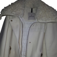 Moncler Korte jas in het wit