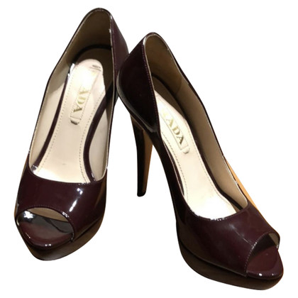 Prada Wedges Patent leather in Bordeaux