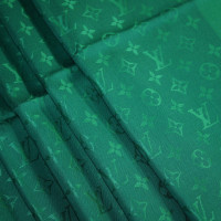 Louis Vuitton Monogram Tuch Zijde in Groen