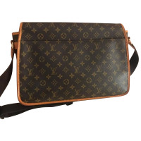 Louis Vuitton Gibeciere Leather in Brown