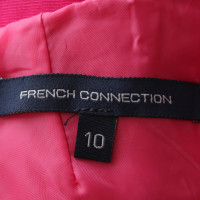 French Connection Figurbetontes Kleid mit Rüschen