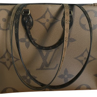 Louis Vuitton Onthego Canvas in Brown