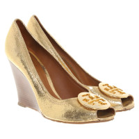 Tory Burch Wedges Leather in Gold
