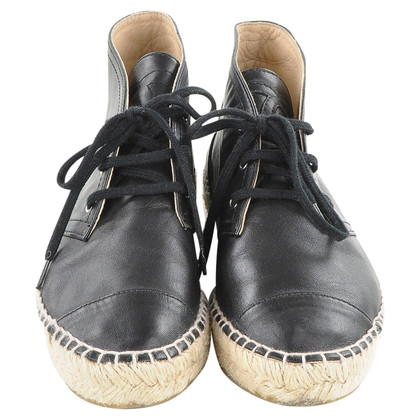 Chanel Chaussures à lacets en Cuir en Noir