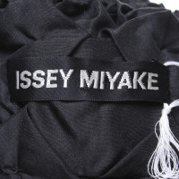 Issey Miyake Oberteil mit Matelassé-Muster