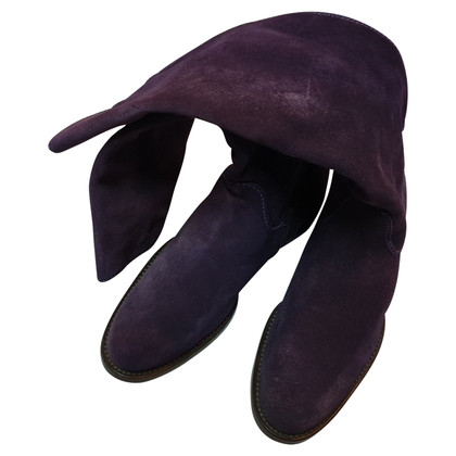 Moschino Stiefel aus Wildleder in Violett