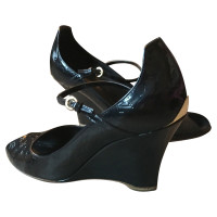 Louis Vuitton Wedges Patent leather in Black