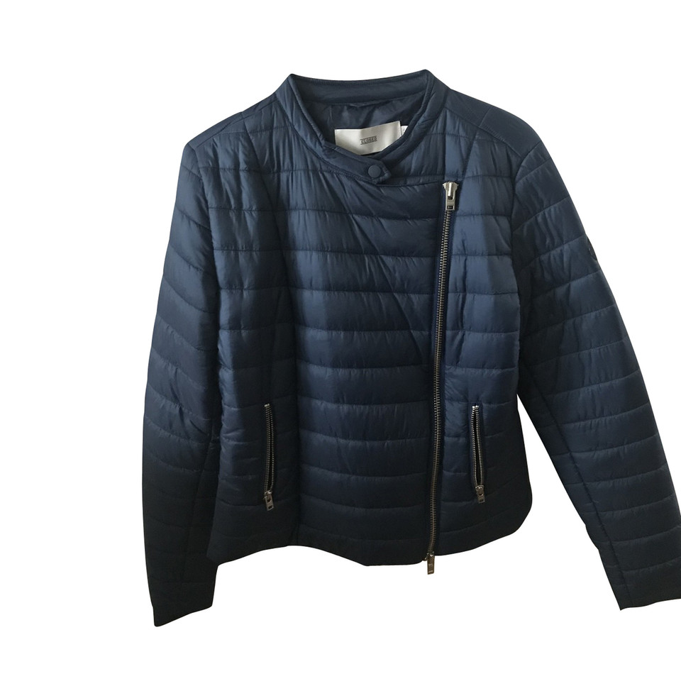 Closed quilted jacket
