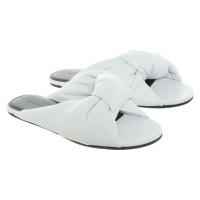 Balenciaga Sandalen aus Leder in Weiß