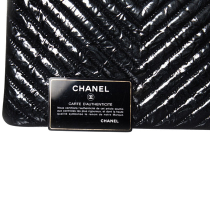 Chanel Pochette in Pelle verniciata in Nero