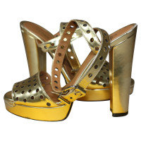 Fendi Sandals Leather in Gold