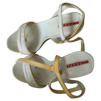 Prada Sandalen aus Leder in Weiß