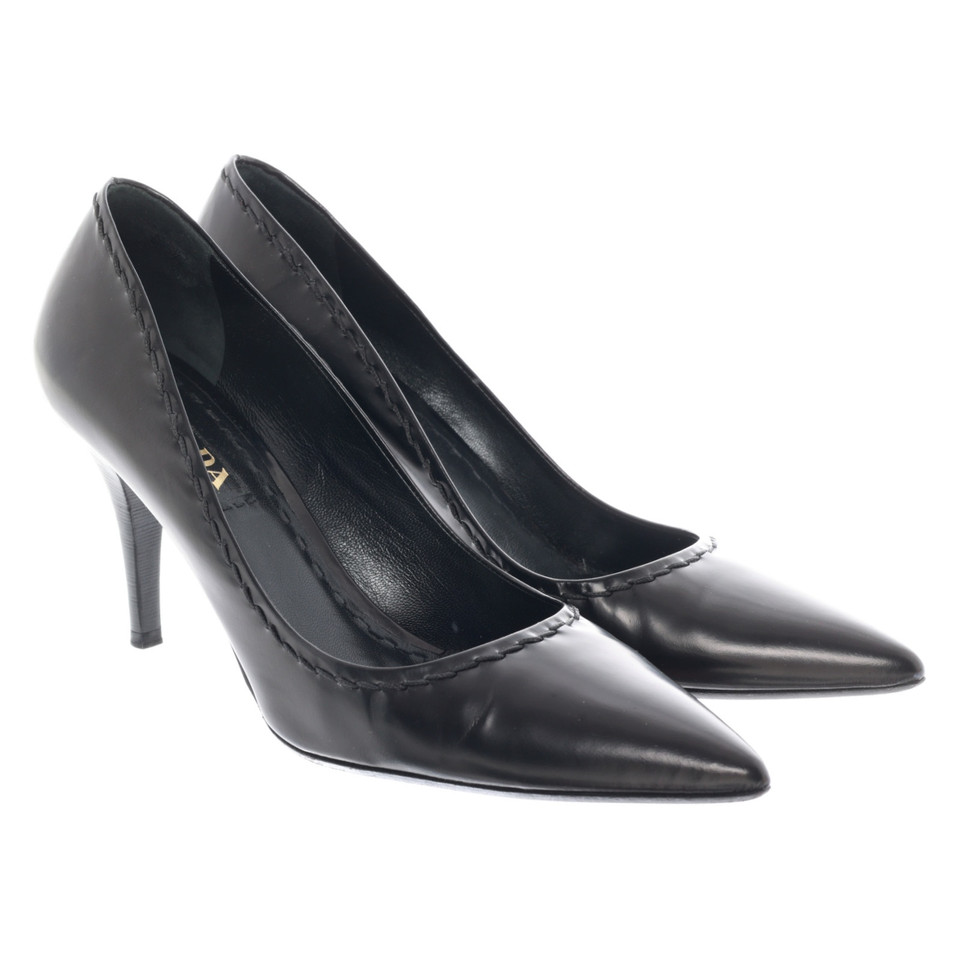 Prada Pumps/Peeptoes Leer in Zwart