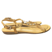 Tod's Sandals Patent leather in Yellow