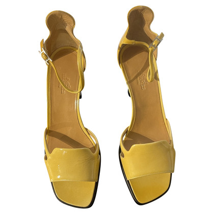 Hermès Sandals Leather in Yellow