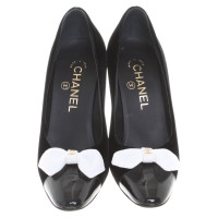 Chanel pumps with grinding application