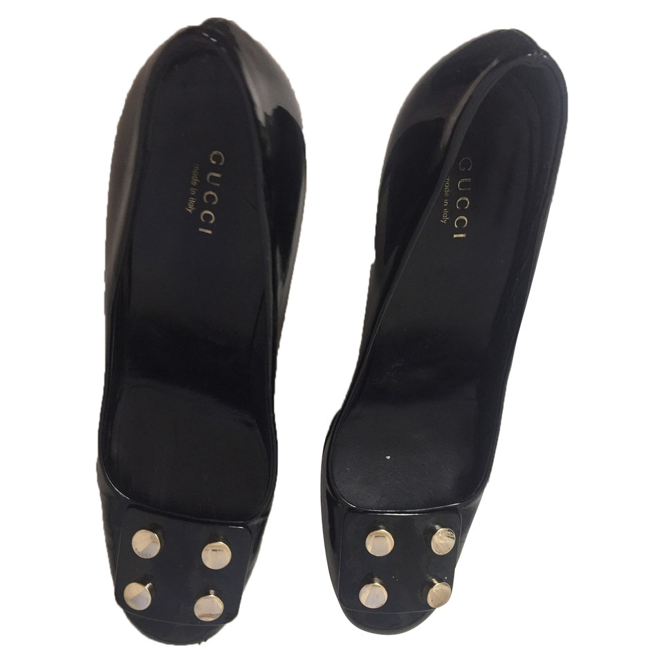 Gucci Pumps/Peeptoes Lakleer in Zwart